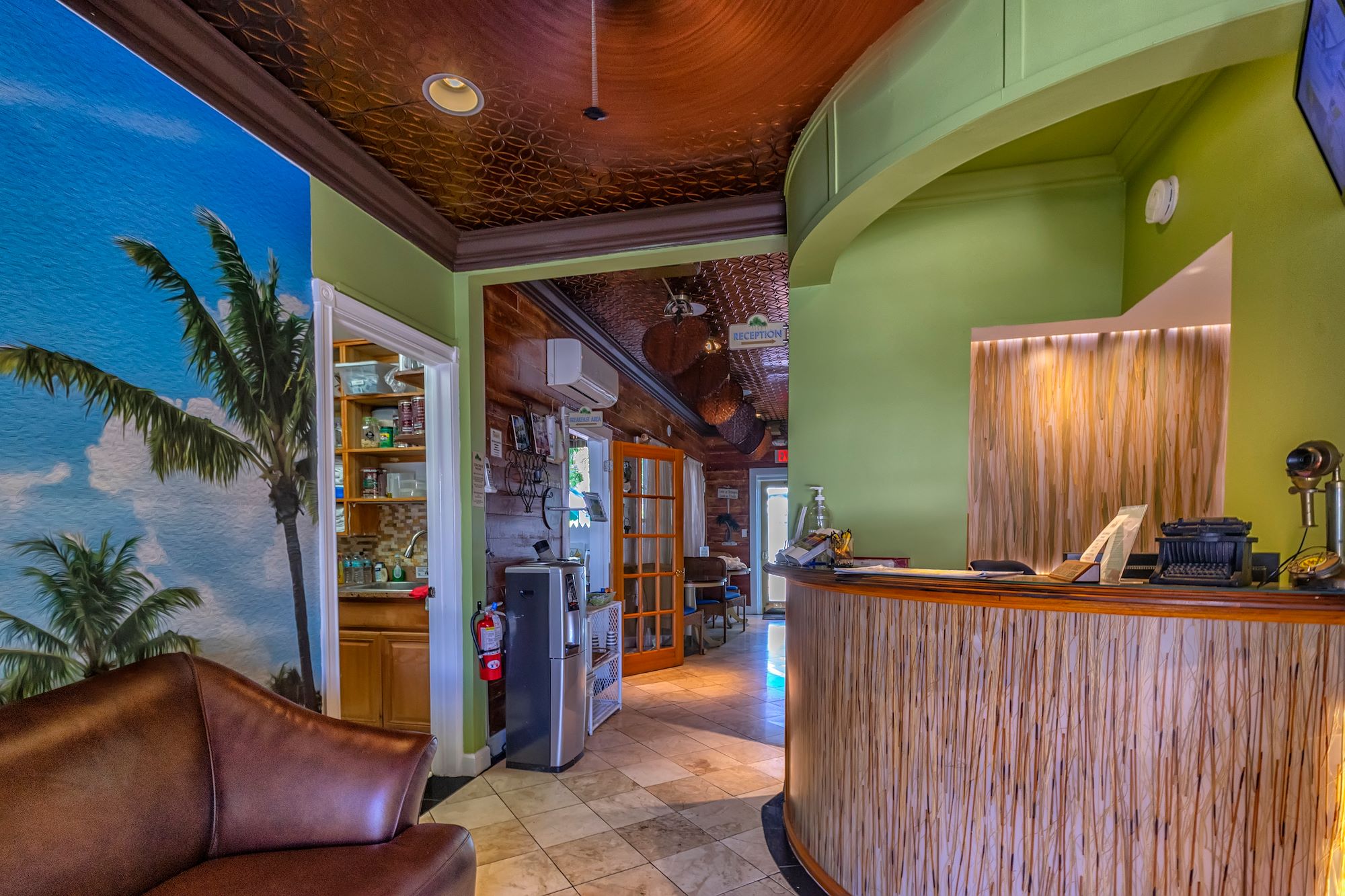 Seascape Tropical Inn Interior